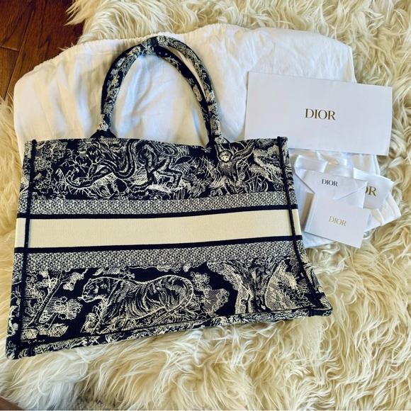 Christian Dior Medium Book Tote BRAND NEW AUTHENTIC - Picture 4 of 5